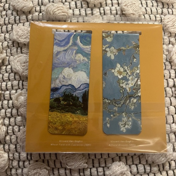NWT Vincent Van Gogh Magnetic Book Marks - Picture 2 of 2